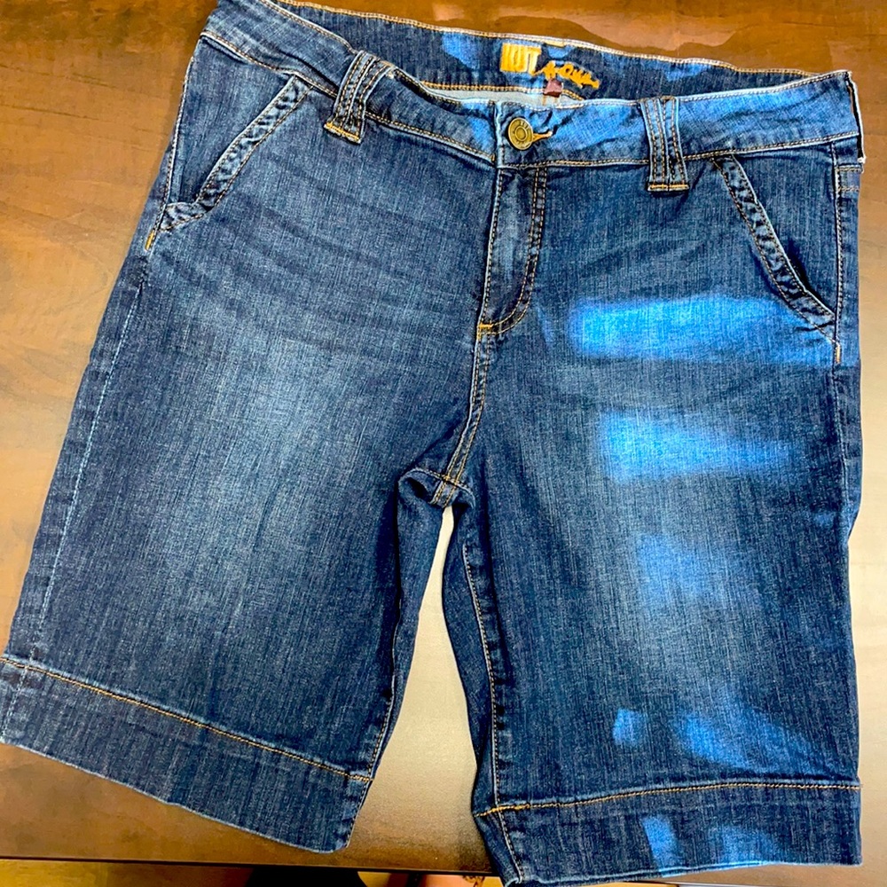 Kut from the Kluth Jean shorts size 14